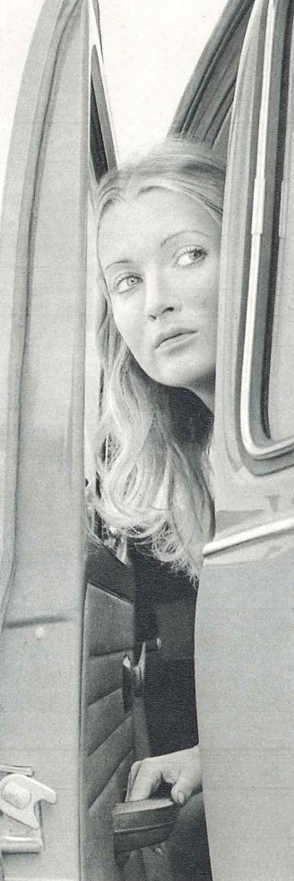 Illustration for article titled The Woman In This 70s French VW Manual Looks Like She's In A Movie